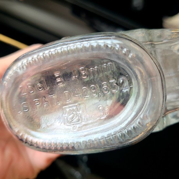 Maple syrup empty clear glass bottle maple leaf shape. - Picture 6 of 6